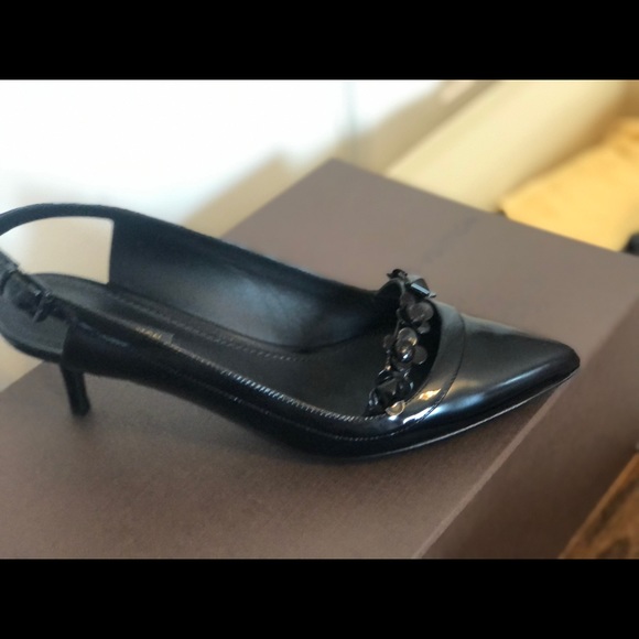 LOUIS VUITTON Leather Monogram Flower Slingback - Picture 8 of 8